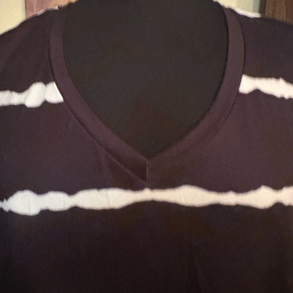 Plus Size 4X vneck stripped top - Picture 3 of 8